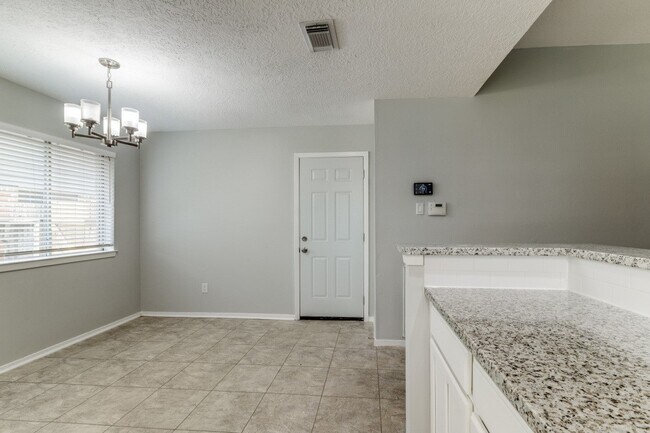 Building Photo - 7218 Ridgeberry Dr