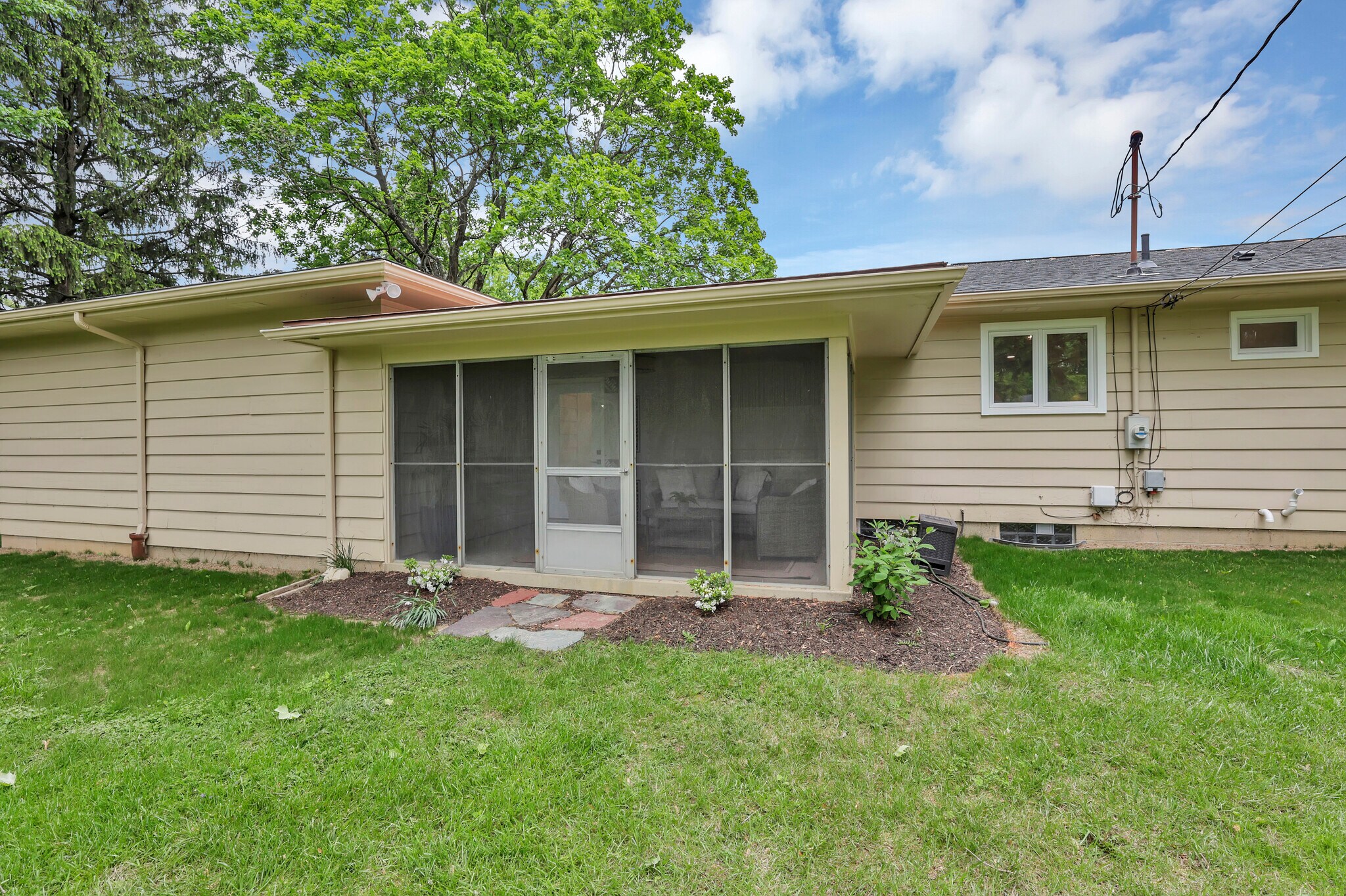 Building Photo - 2095 McCoy Rd