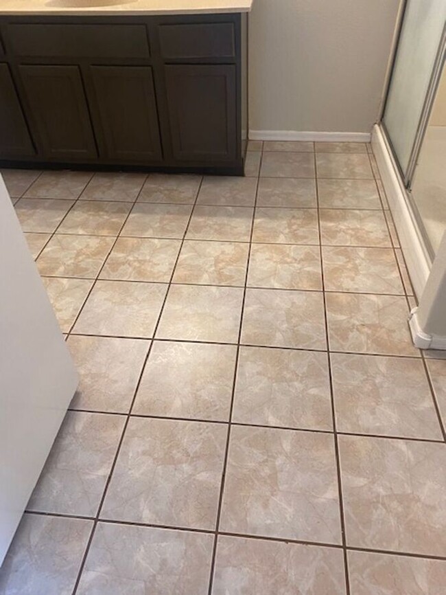 Building Photo - $2,350 3 Bedroom Gilbert 85296 Home For Le...