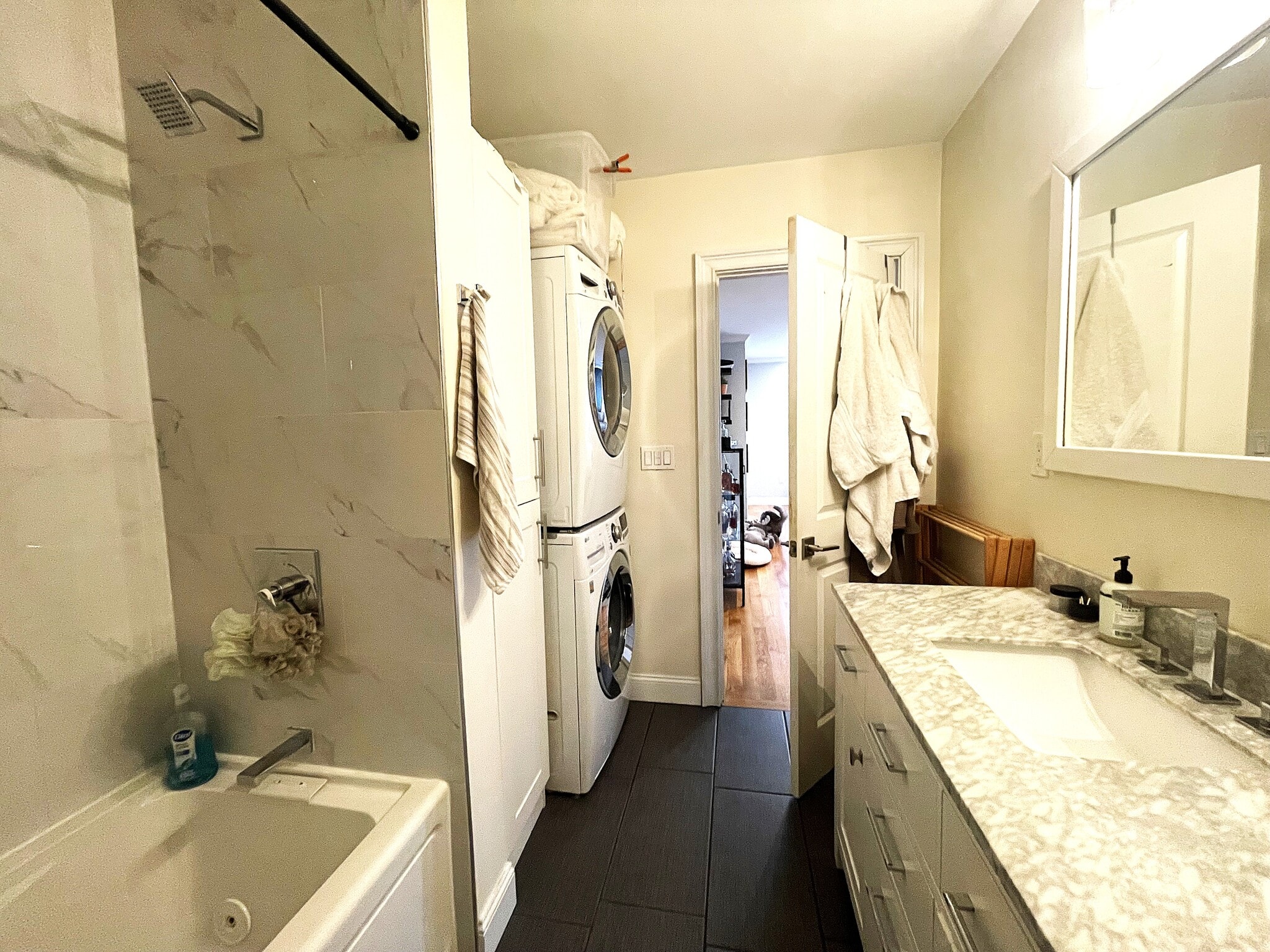 Building Photo - 62 Horace St