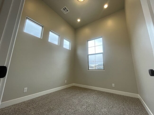 Building Photo - Beautiful Brio Home.