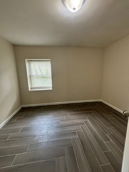 Building Photo - 241 Fabyan Pl