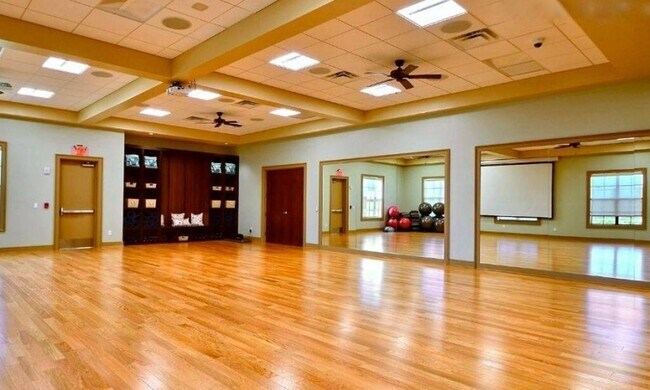 Building Photo - 10295 SW Indian Lilac Trail