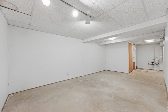 Building Photo - 1404 W Sapphire Dr