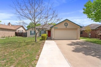 Building Photo - 604 Maplecreek Dr