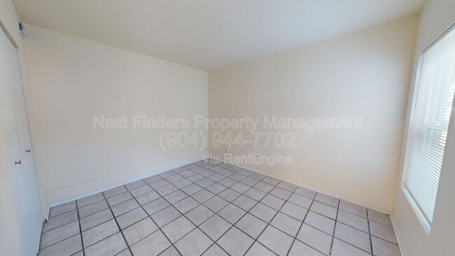 Building Photo - 1250 Bayshore Dr N