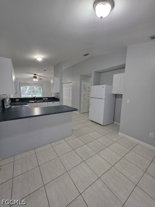 Building Photo - 4836 Golfview Blvd
