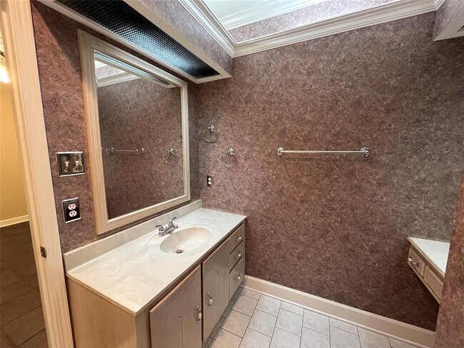 Building Photo - 13406 Briar Hollow Dr