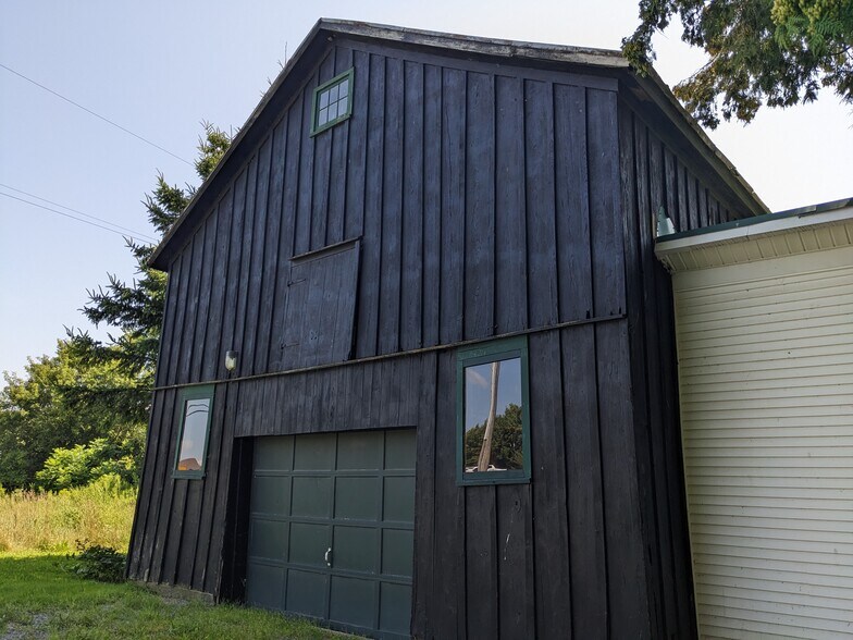 Building Photo - 3990 Deer River Rd