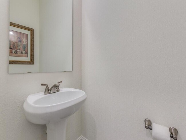 Building Photo - 337 Gleneagles Dr