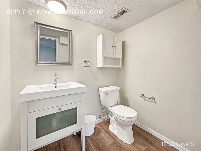 Building Photo - 3br 2ba 1cg ~ Security Deposit Free Altern...