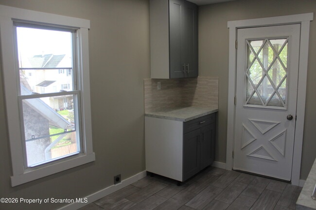 Building Photo - 215 Ferdinand St