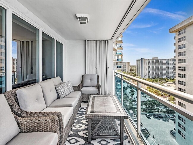 Building Photo - 3430 Galt Ocean Dr