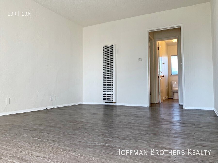 Building Photo - 4845 W Slauson Ave