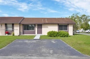 Building Photo - 4800 SW 136th Pl