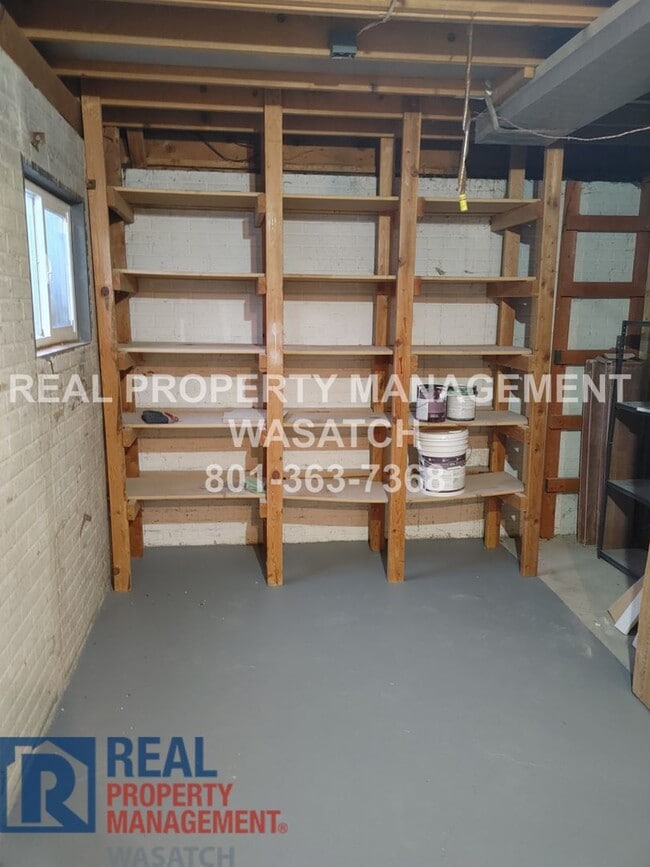 Building Photo - Take a Look at This 4 Bedroom 2 Bathroom Home in West Jordan UT!!