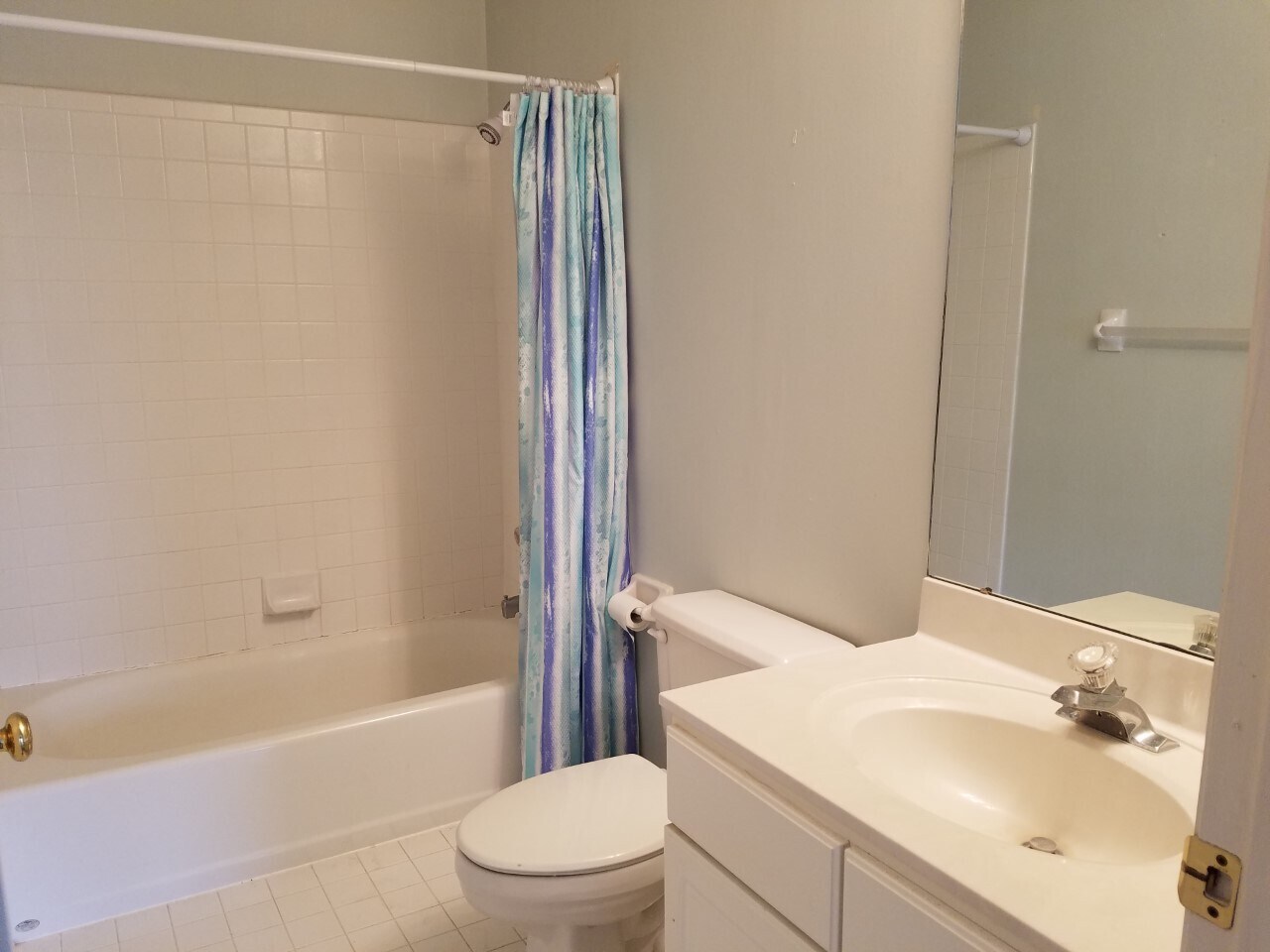 one of 3 full baths - 6 Van Horne Ave