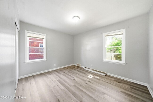Building Photo - 3021 Wedgewood Wy