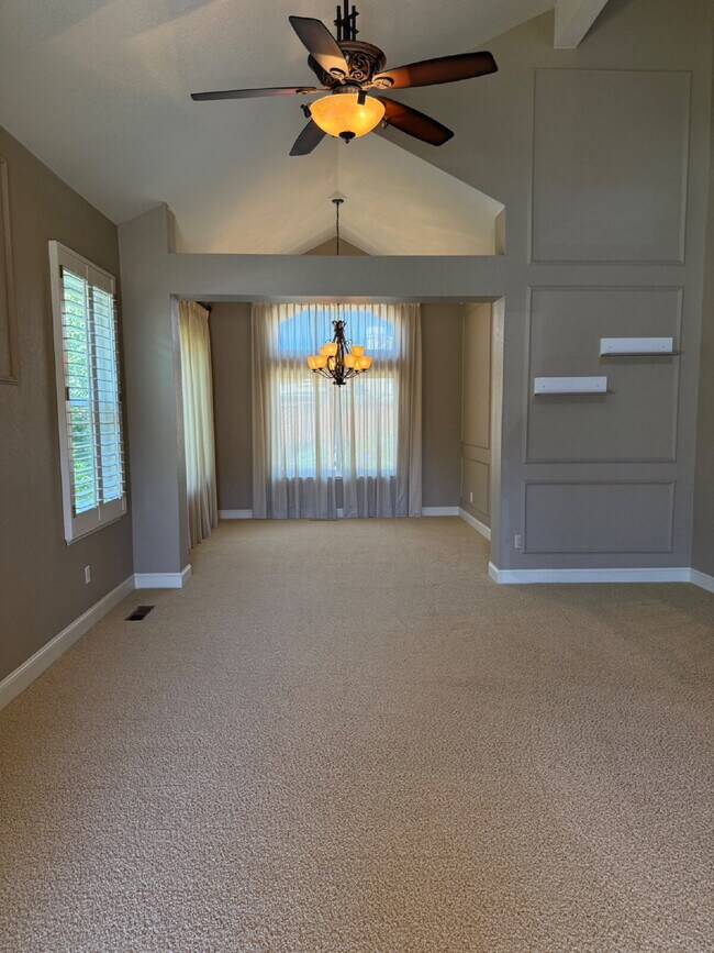 Building Photo - Beautiful 4 Bedroom, 3 Bathroom Pleasanton Home with 3-Car Garage & Large Backyard