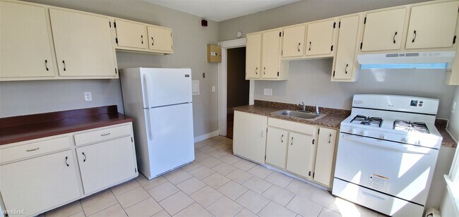 Building Photo - 36 Derby Ave