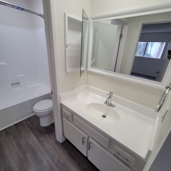 Building Photo - 4124 N Eagle Rock Blvd