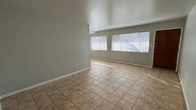 Building Photo - P01614