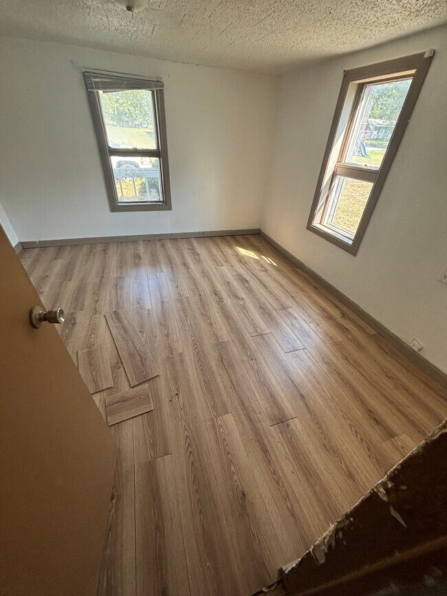 Nice, Clean 2BD/1BA 1602 Park St South Roxana IL 62087 Apartment Finder