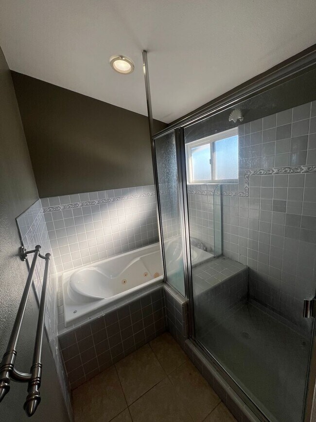 Building Photo - Stunning 4 Bedroom, 3 Bath Tierrasanta Hom...