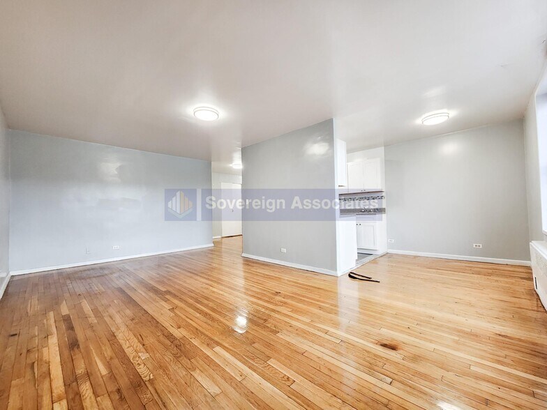 Building Photo - 210 W 251st St