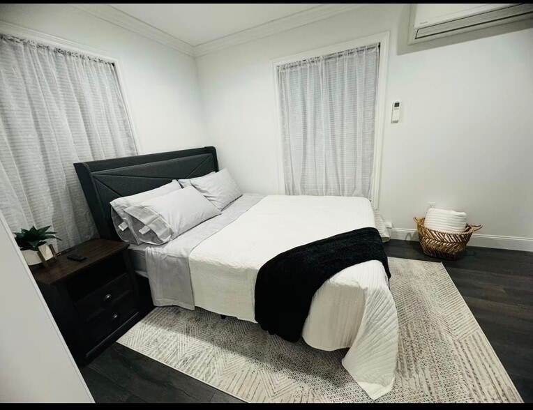 Building Photo - 10 Palmer St