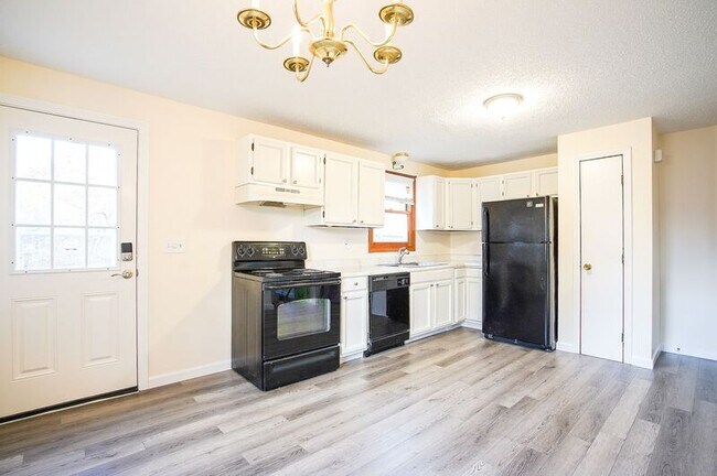 Primary Photo - 52 Price St