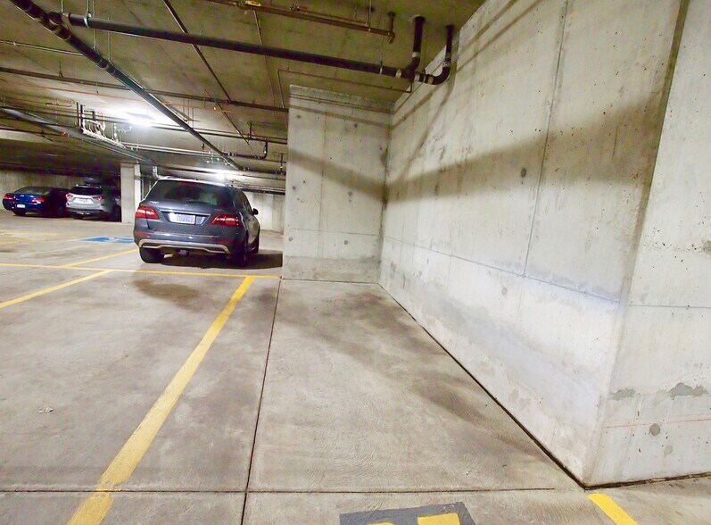 garage space - 275 S Harrison St