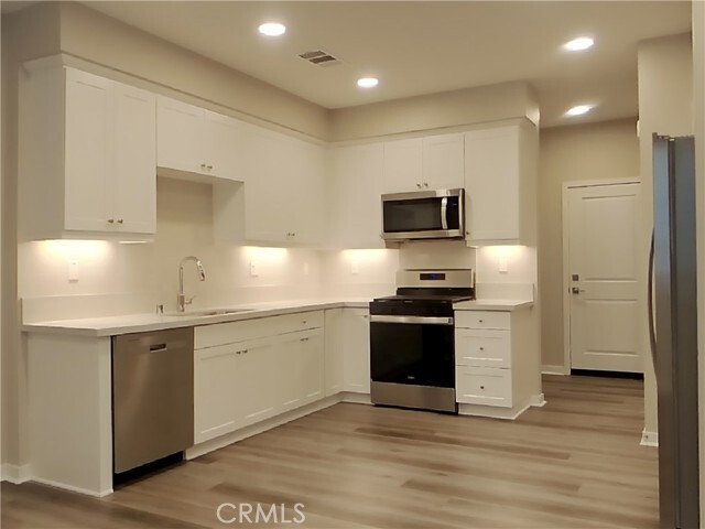Building Photo - 24944 Siempre Ct