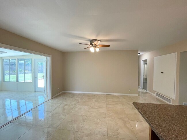 Building Photo - Stunning 4+2 West Hills Home Completely Redone!