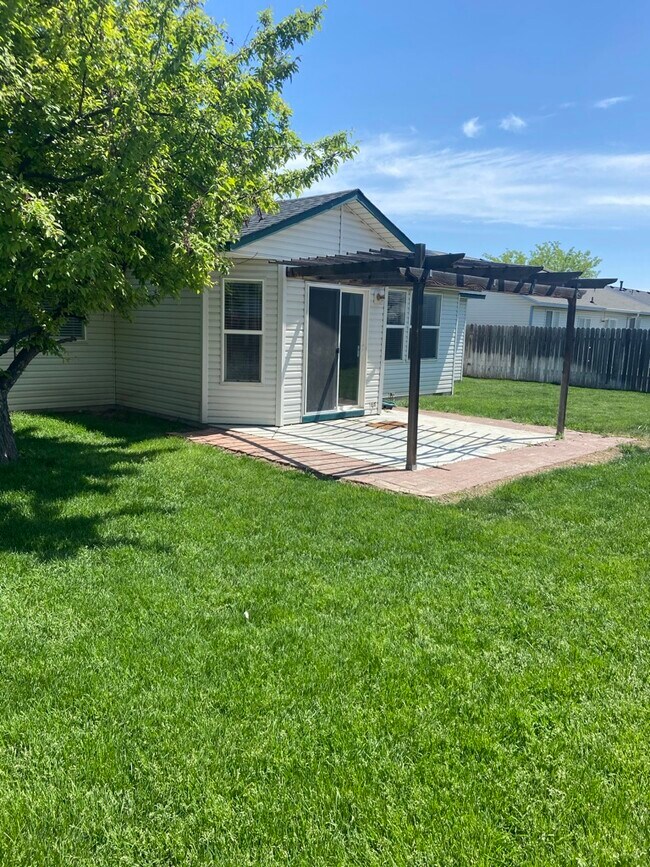 Building Photo - 1745 Challis Dr