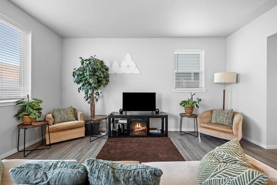 Building Photo - 5324 Remington Dr