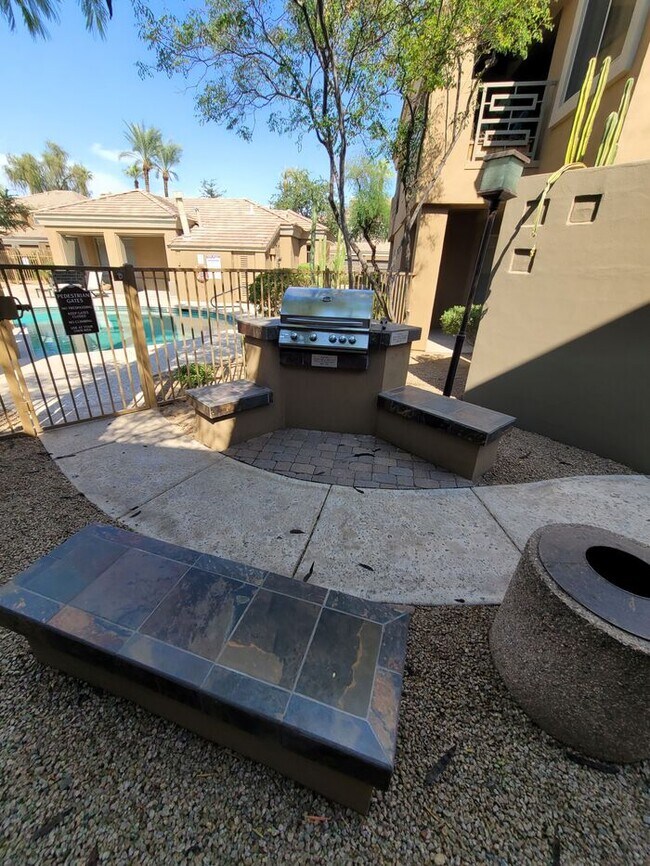 Building Photo - Remodeled 1/1 for rent near Camelback & 36th St.