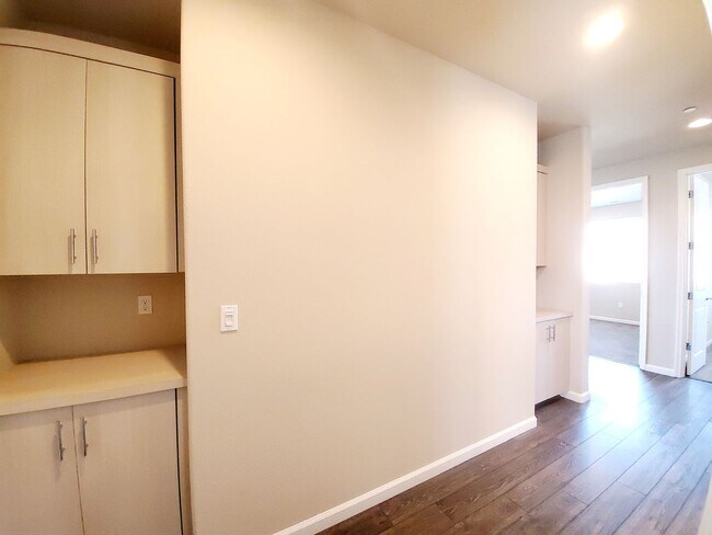 Building Photo - 618 Montage Cir