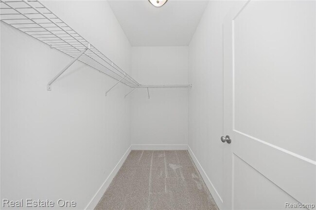 Building Photo - 7453 Village Ct