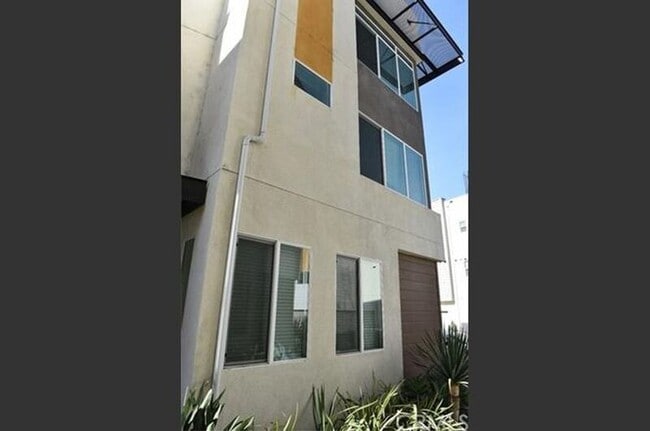 Building Photo - 8166 Orangethorpe Ave