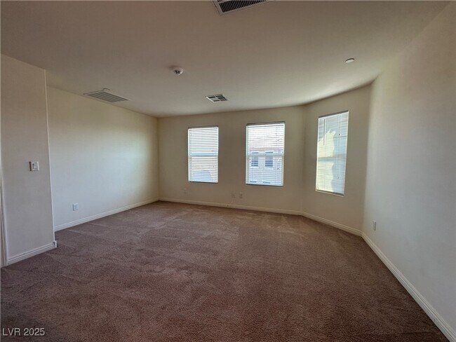 Building Photo - 1033 Pebble Lake St
