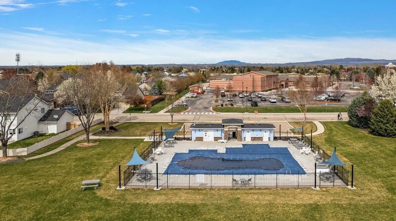 Building Photo - 2801 W Lost Rapids Dr