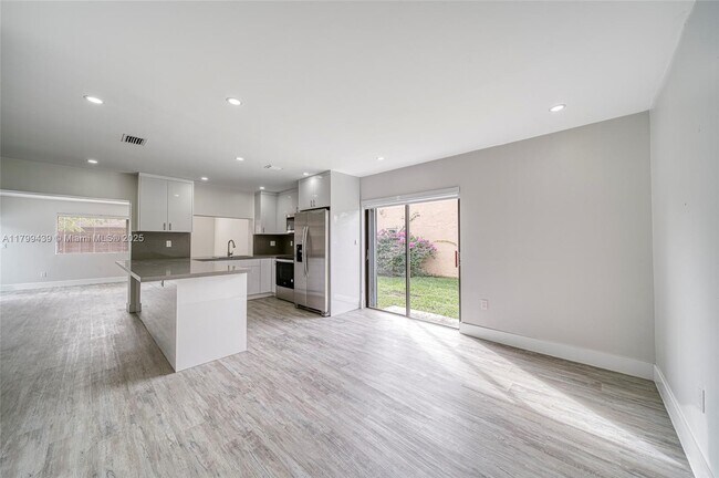 Building Photo - 9068 SW 129th Ln