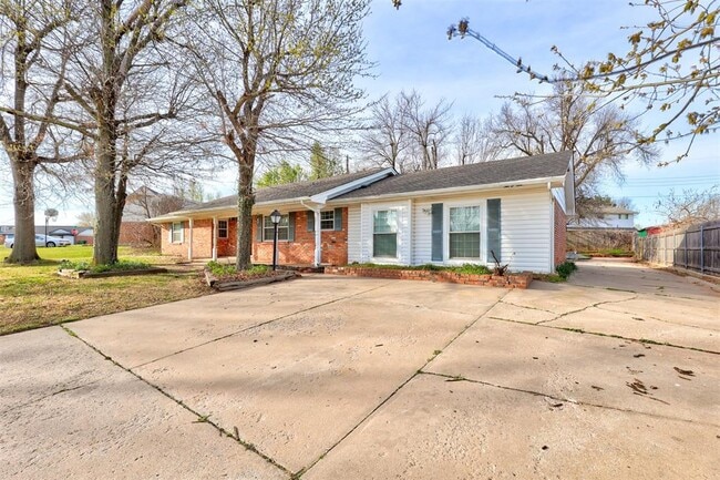 Building Photo - 206 Del Mar Dr