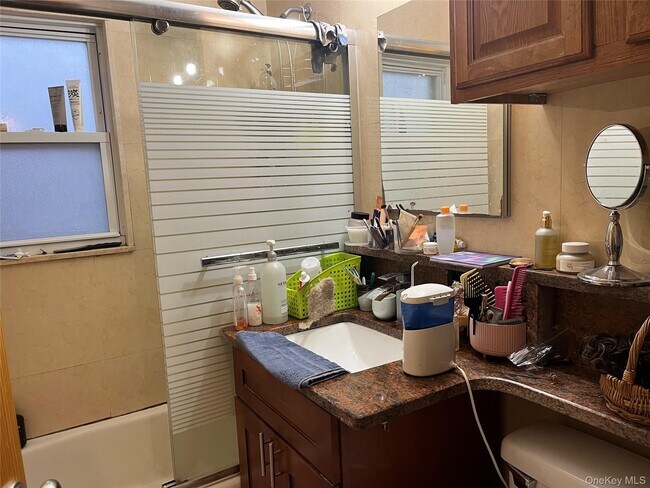 Building Photo - 200-07-200-17 Avenue