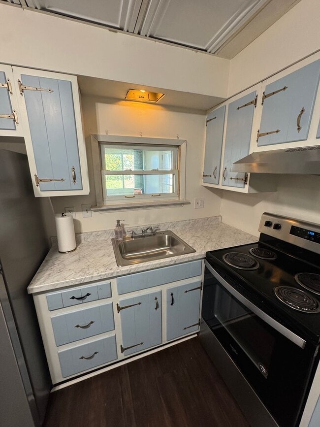 Building Photo - 3 Bedroom 1.5 Bath in Natrona Heights!