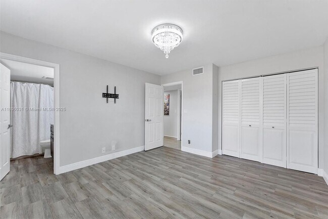 Building Photo - 7225 Promenade Dr