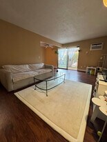 Building Photo - 930 Westbrooke Way