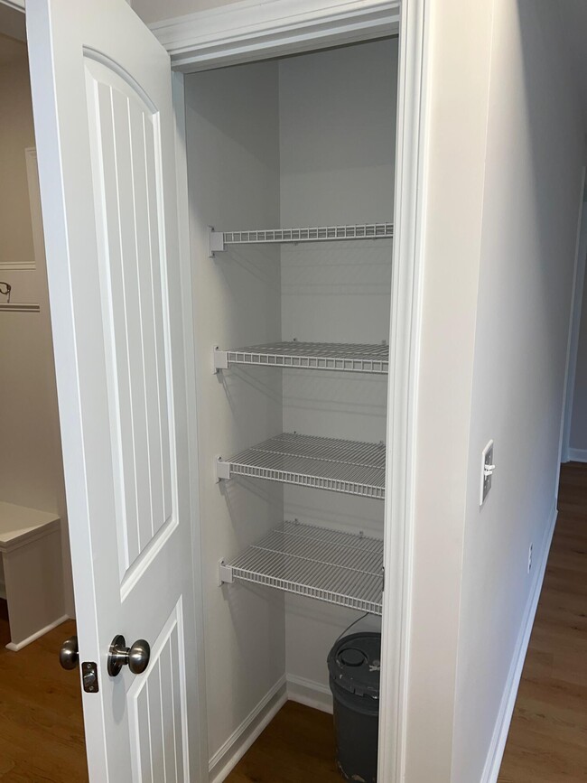 Building Photo - 158 Atherstone St