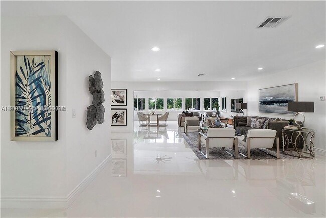 Building Photo - 224 E Acre Dr